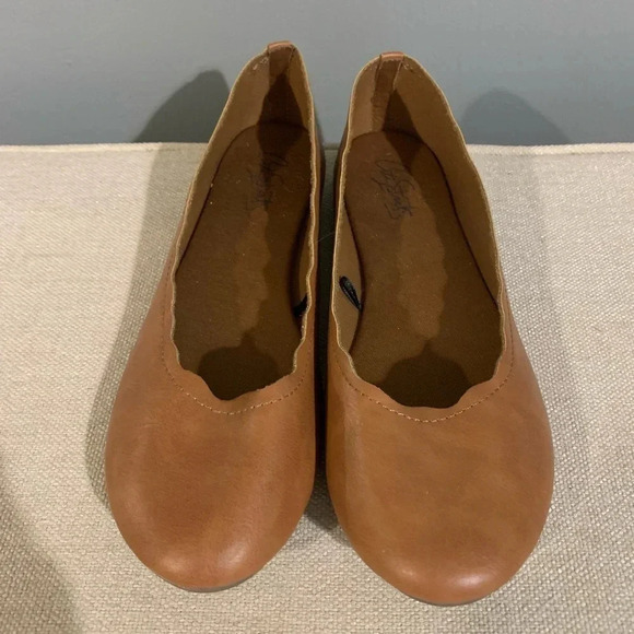 City Streets Flats Women 7 Brown Cara Scalloped Slip On Ballet Faux Leather Shoe - Picture 2 of 6